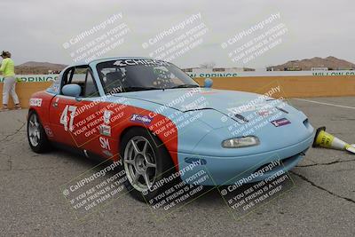 media/Jun-01-2025-CalClub SCCA (Sun) [[eae223c5dd]]/Around pit/
